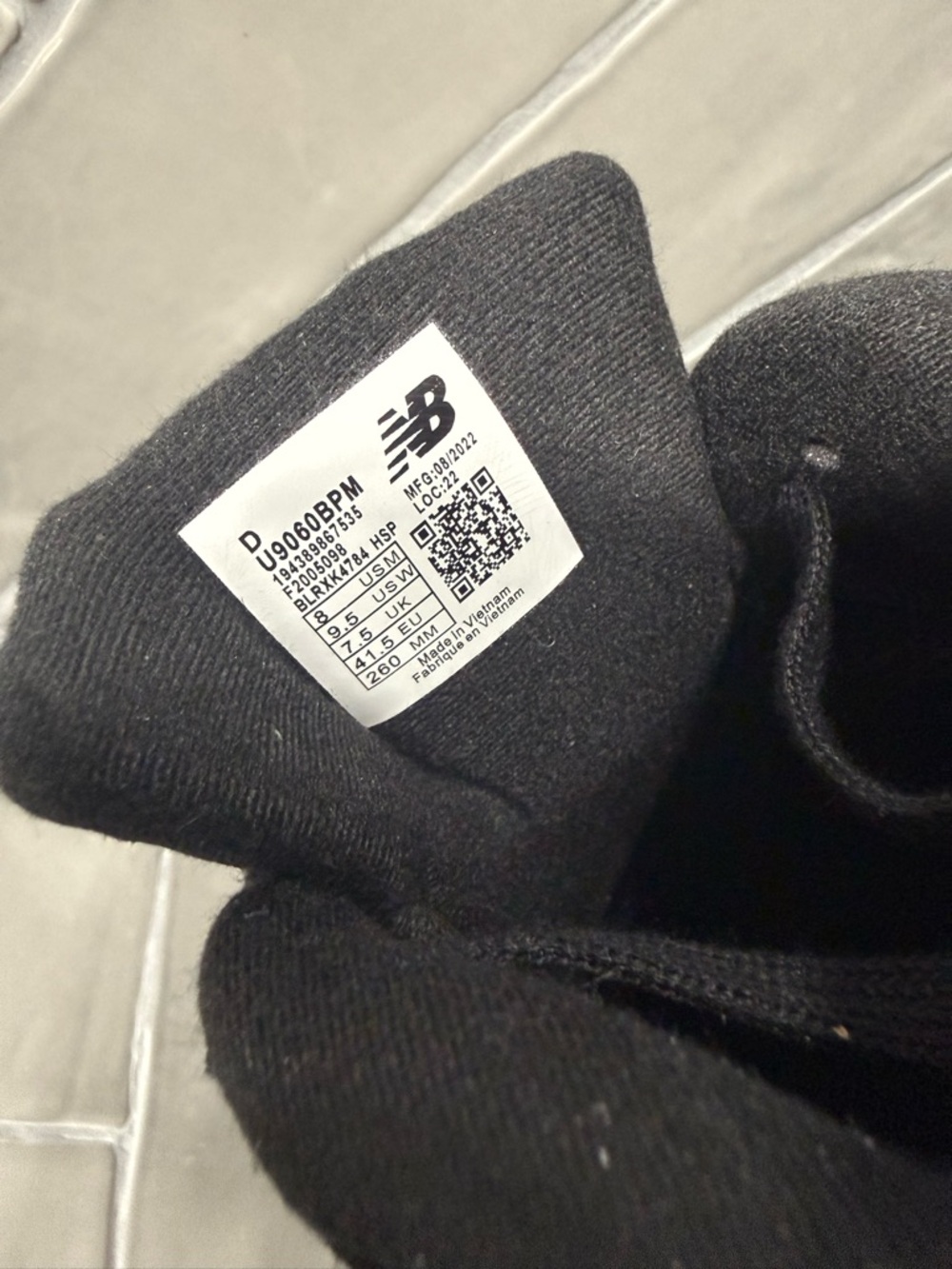 New Balance Men's Black Chunky Athletic Sneakers - Picture 13 of 13